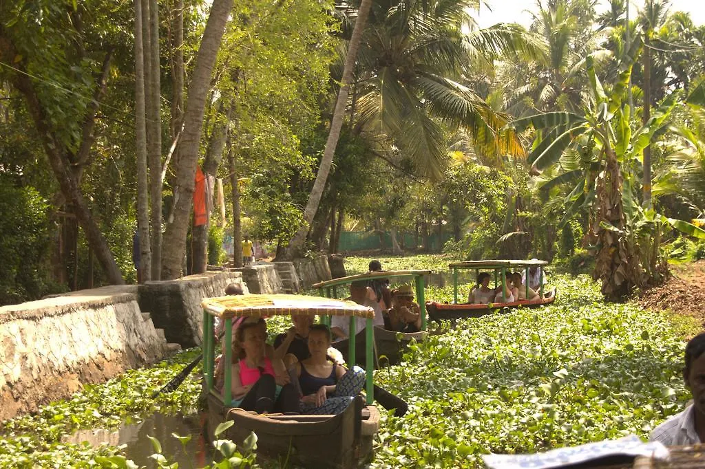 Oscar Cruise Hotel Alappuzha