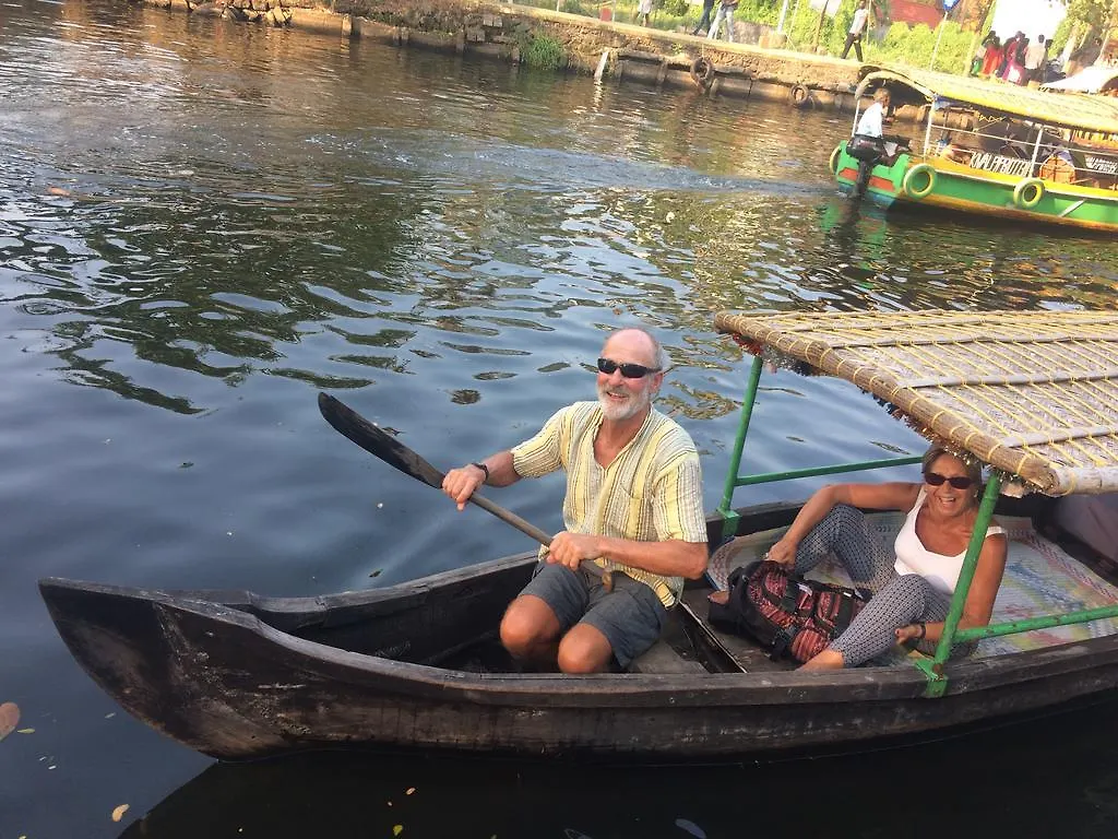 Oscar Cruise Hotel Alappuzha