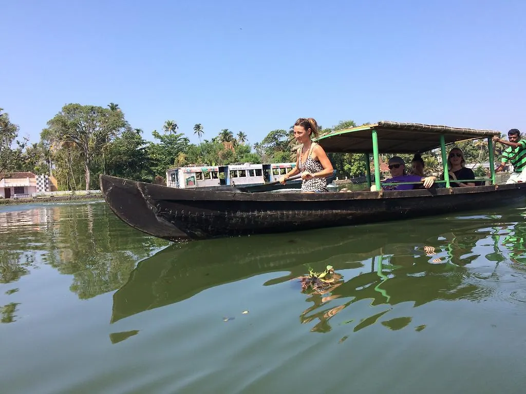 Oscar Cruise Hotel Alappuzha