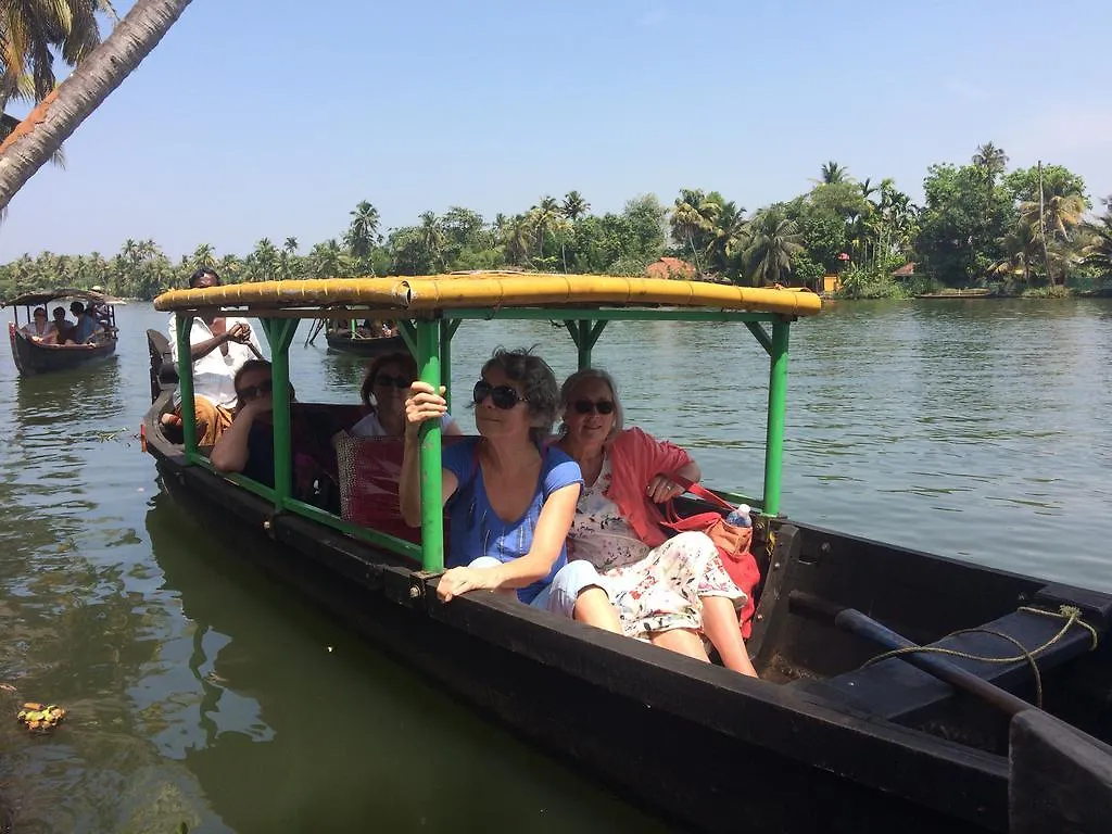 Oscar Cruise Hotel Alappuzha