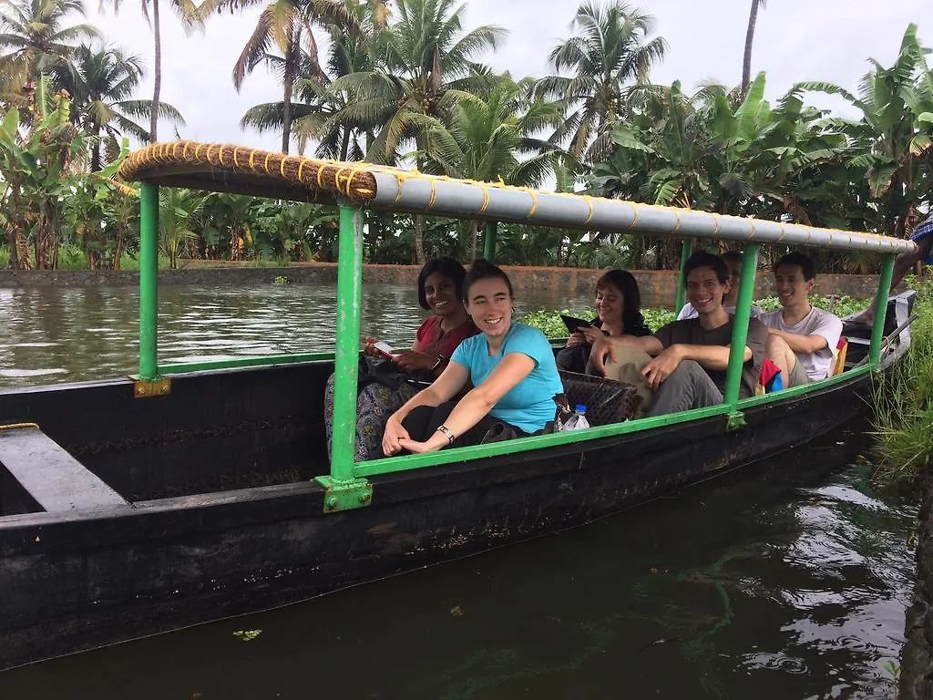 Oscar Cruise Hotel Alappuzha 0*,  India