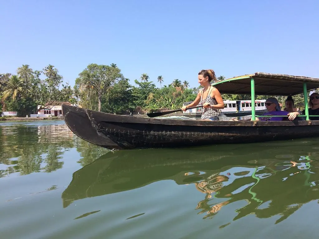 Oscar Cruise Hotel Alappuzha