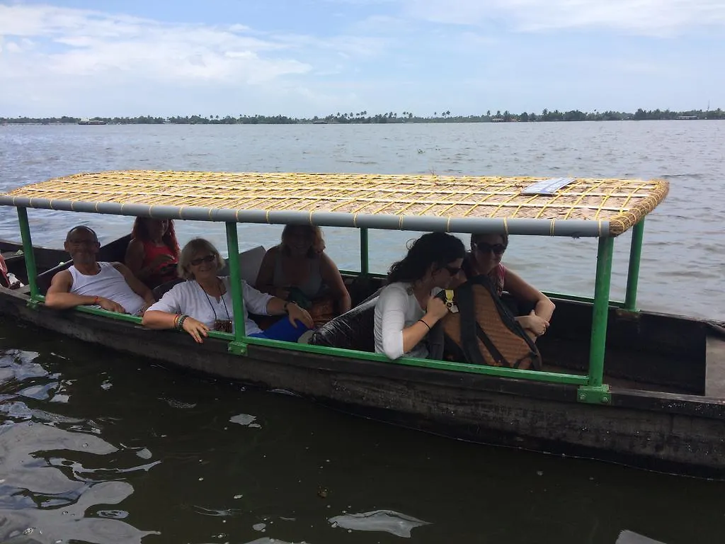 Oscar Cruise Hotel Alappuzha India