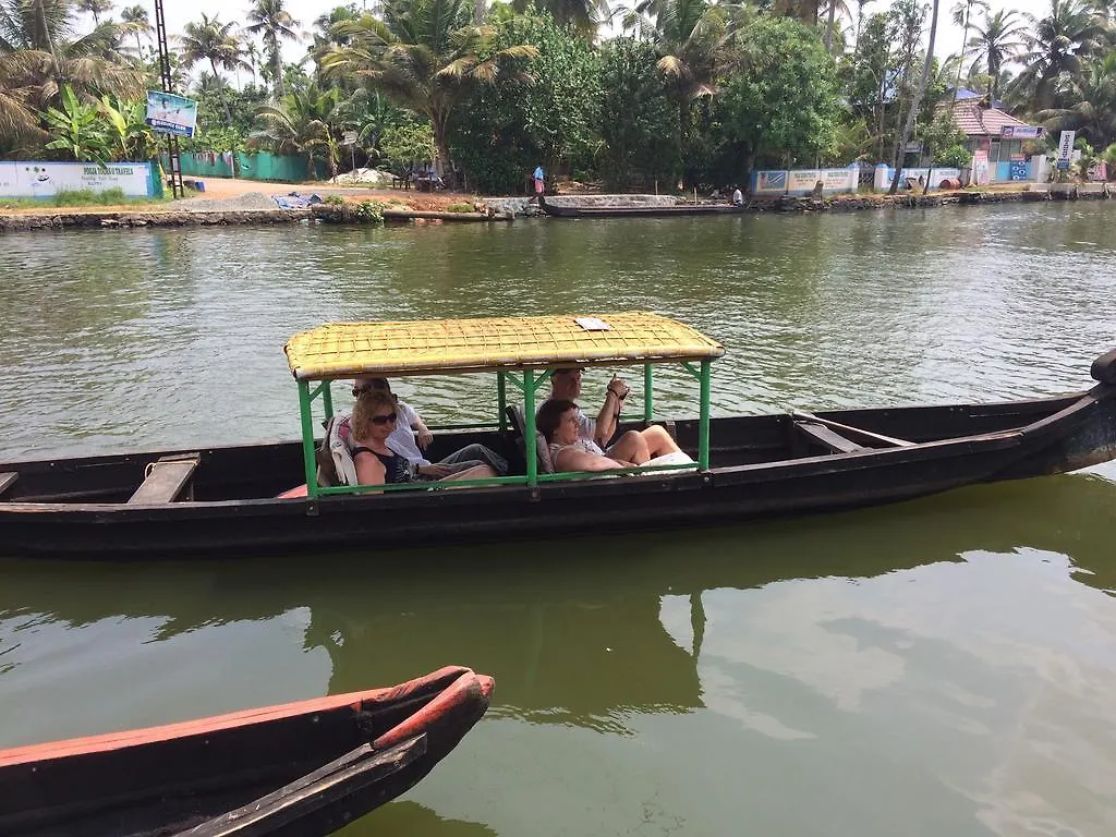 Oscar Cruise Hotel Alappuzha 0*,  India