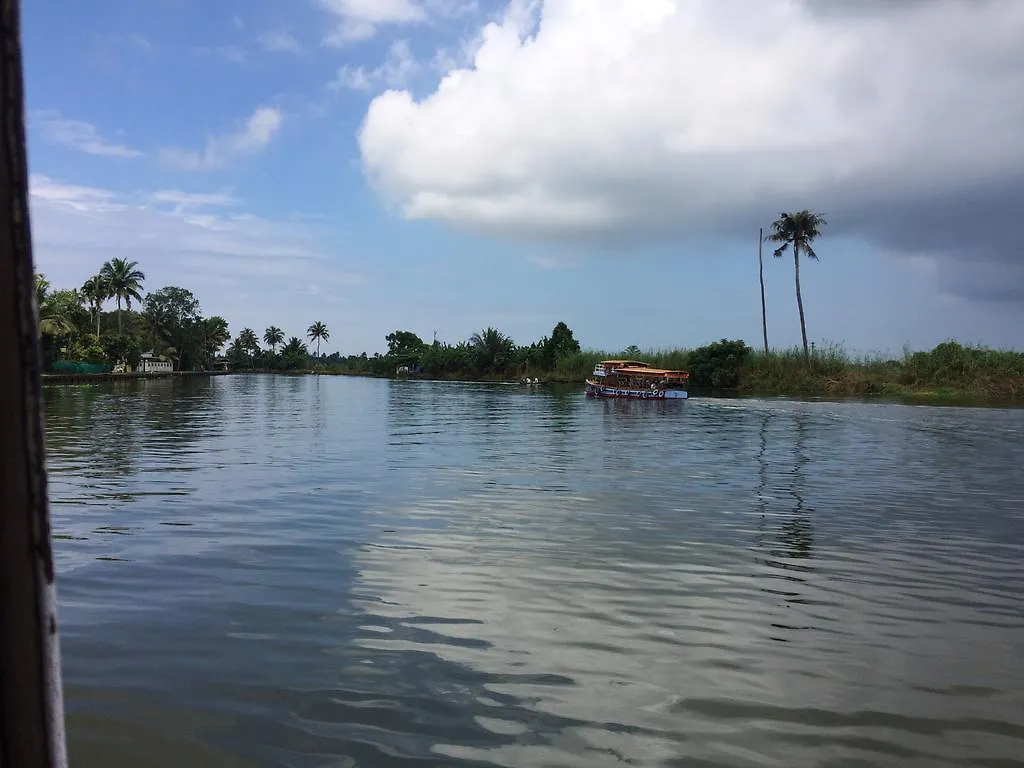 Oscar Cruise Hotel Alappuzha